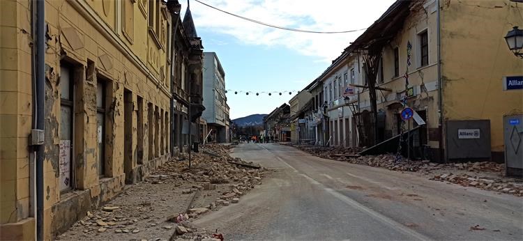 Slika: Davor Pažanin - Petrinja nakon potresa 29. prosinca 2020.